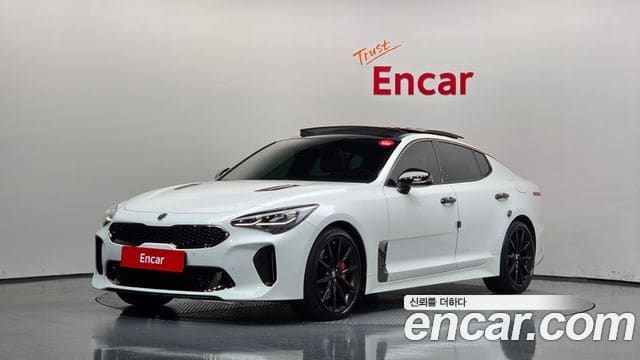 Kia Stinger — фото 1