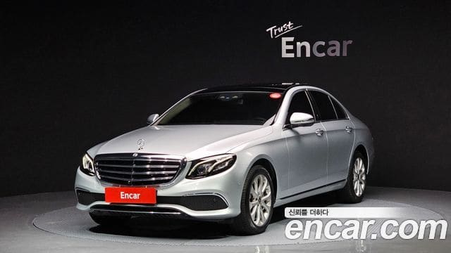 Mercedes-Benz E-Class — фото 1