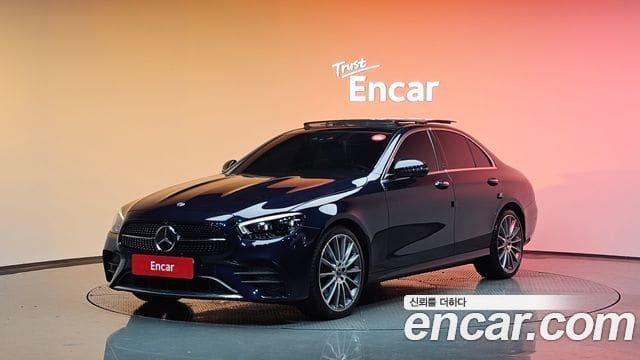 Mercedes-Benz E-Class — фото 1