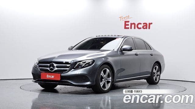 Mercedes-Benz E-Class — фото 1