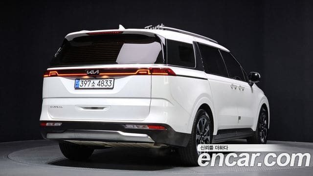 Kia Carnival — фото 1