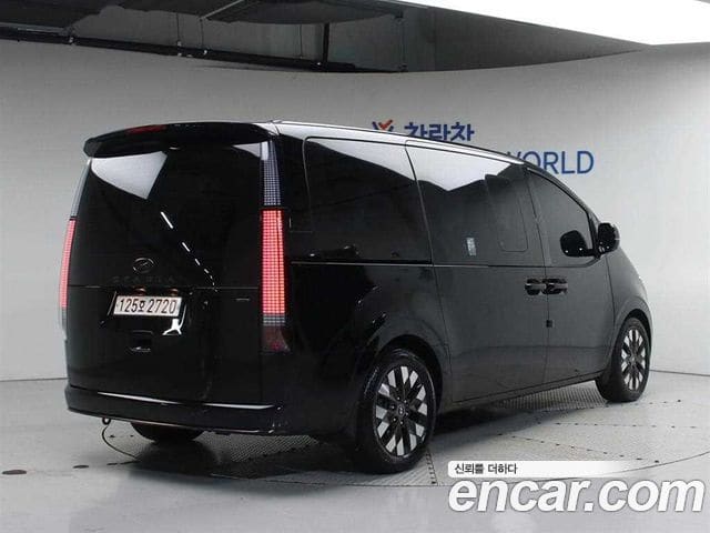 Hyundai Staria — фото 1