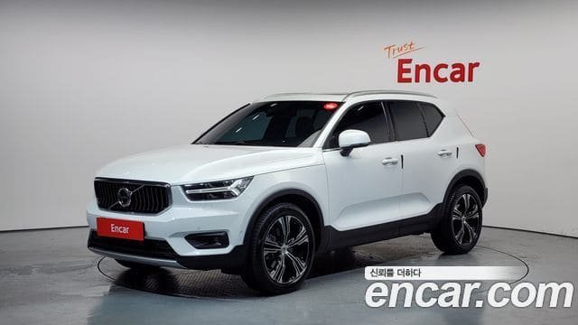 Volvo XC40 — фото 1