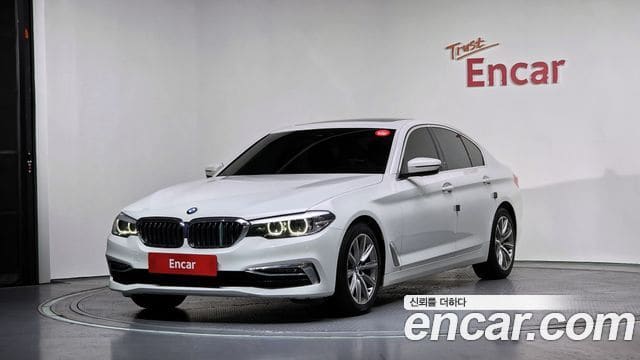 BMW 5 Series — фото 1