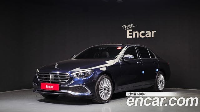 Mercedes-Benz E-Class — фото 1