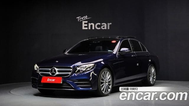 Mercedes-Benz E-Class — фото 1