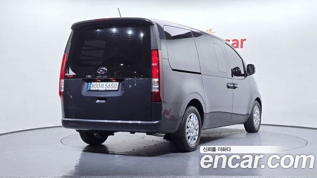 Hyundai Staria — фото 1