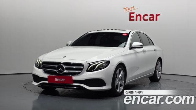 Mercedes-Benz E-Class — фото 1
