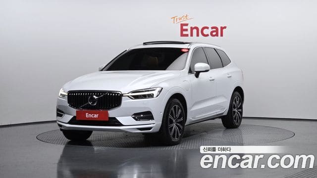 Volvo XC60 — фото 1