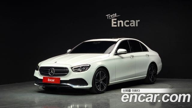 Mercedes-Benz E-Class — фото 1