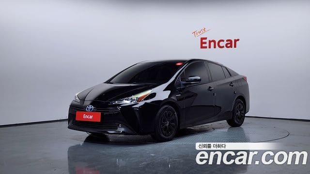 Toyota Prius — фото 1