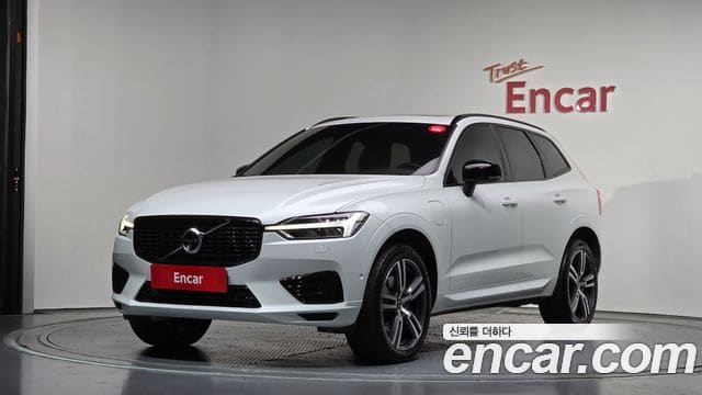 Volvo XC60 — фото 1