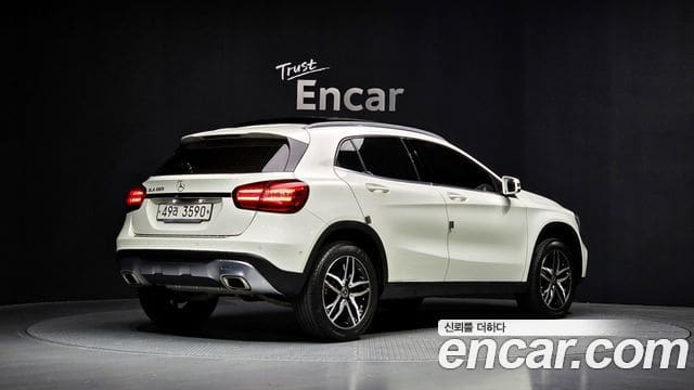 Mercedes-Benz GLA-Class — фото 1