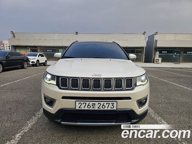 Jeep Compass — фото 1