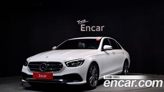 Mercedes-Benz E-Class — фото 1