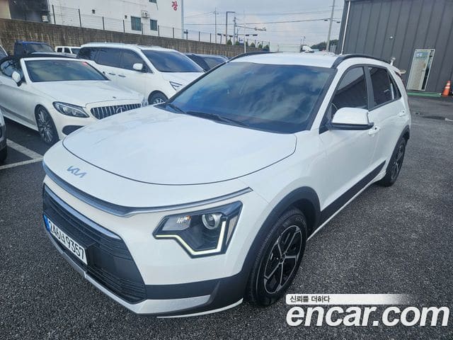Kia Niro — фото 1