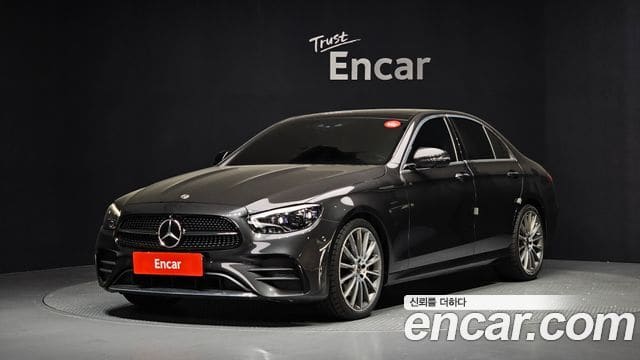 Mercedes-Benz E-Class — фото 1