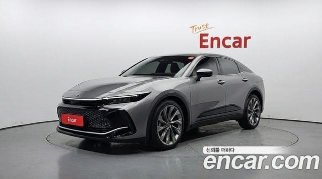Toyota Crown Crossover — фото 1