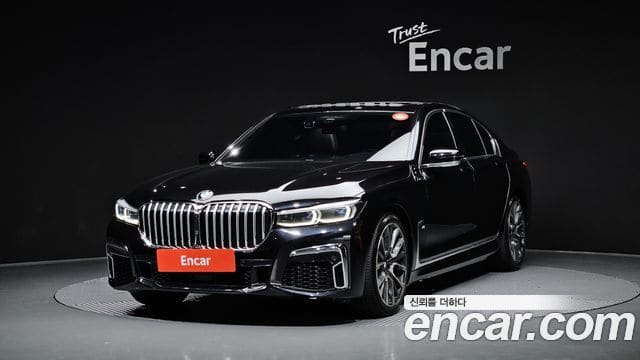 BMW 7 Series — фото 1