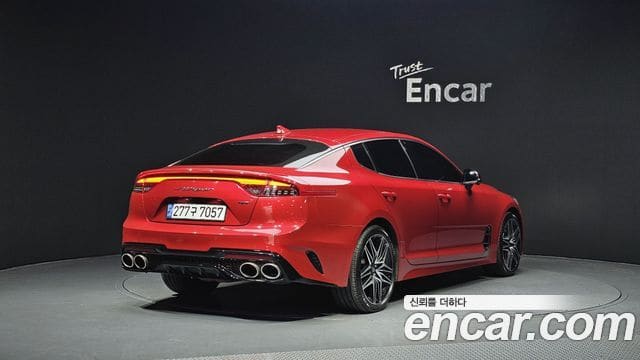 Kia Stinger — фото 1
