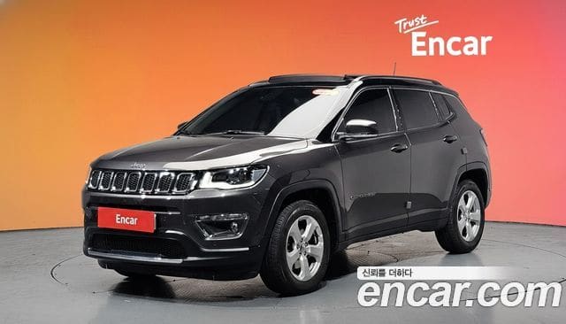 Jeep Compass — фото 1