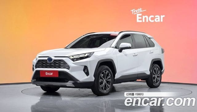 Toyota RAV4 — фото 1