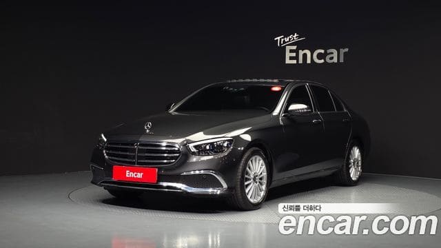 Mercedes-Benz E-Class — фото 1