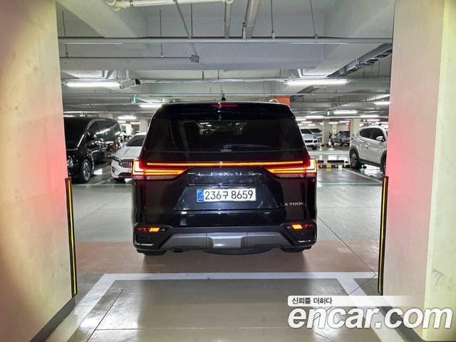 Lexus LX — фото 1