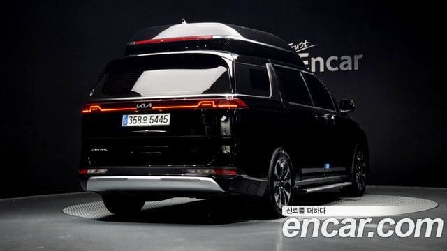 Kia Carnival — фото 1