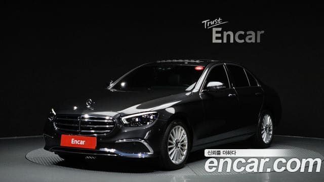 Mercedes-Benz E-Class — фото 1