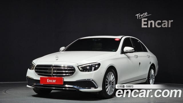Mercedes-Benz E-Class — фото 1