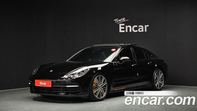 Porsche Panamera — фото 1