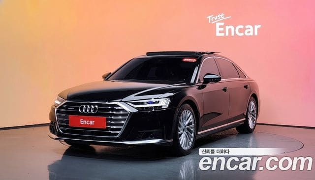 Audi A8 — фото 1