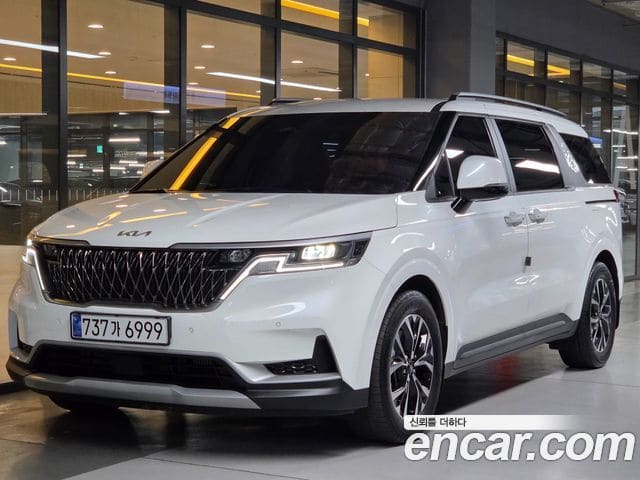 Kia Carnival — фото 1