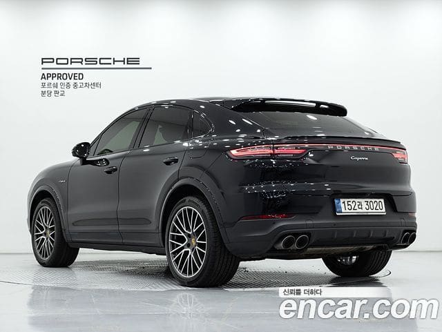 Porsche Cayenne — фото 1