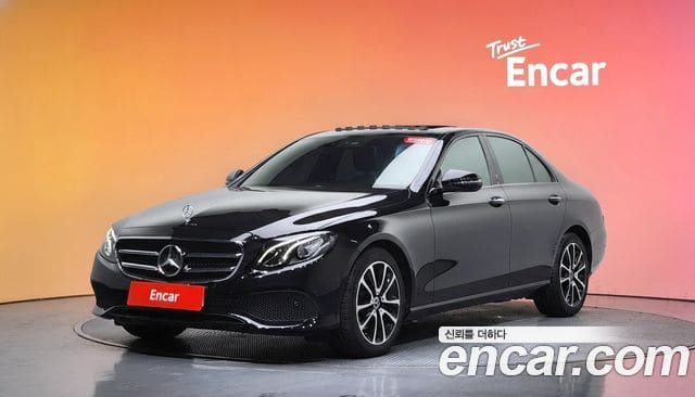 Mercedes-Benz E-Class — фото 1