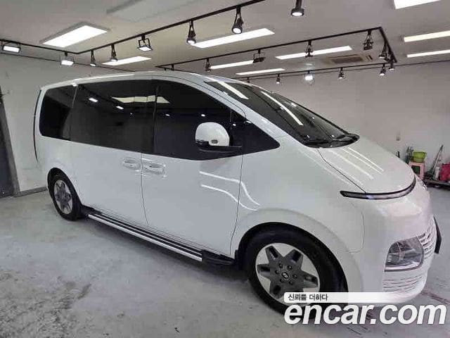 Hyundai Staria — фото 1