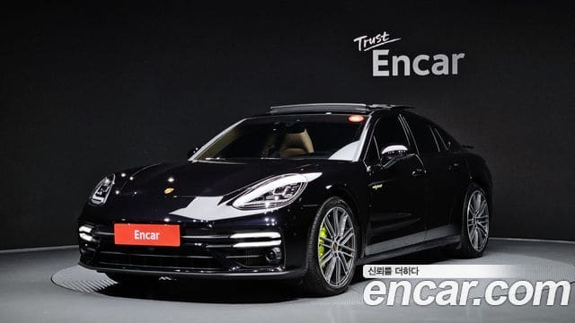 Porsche Panamera — фото 1