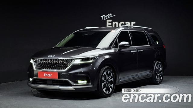 Kia Carnival — фото 1