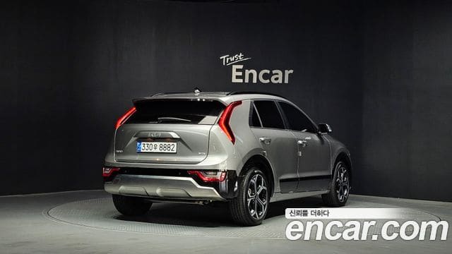 Kia Niro — фото 1