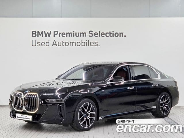 BMW 7 Series — фото 1