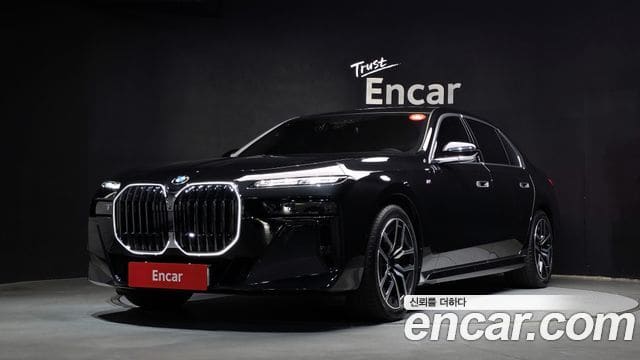 BMW 7 Series — фото 1