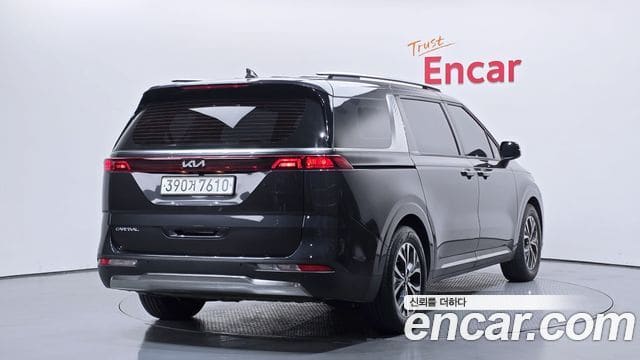 Kia Carnival — фото 1