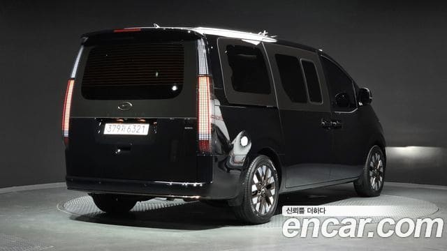 Hyundai Staria — фото 1