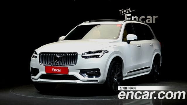 Volvo XC90 — фото 1