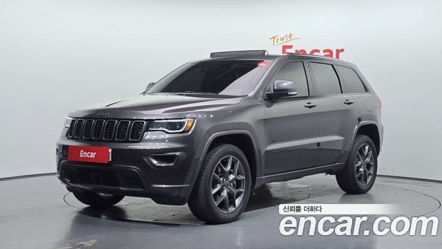 Jeep Grand Cherokee — фото 1
