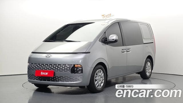 Hyundai Staria — фото 1