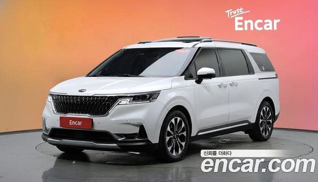 Kia Carnival — фото 1