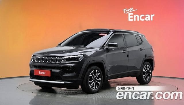 Jeep Compass — фото 1
