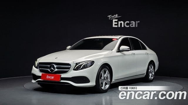 Mercedes-Benz E-Class — фото 1